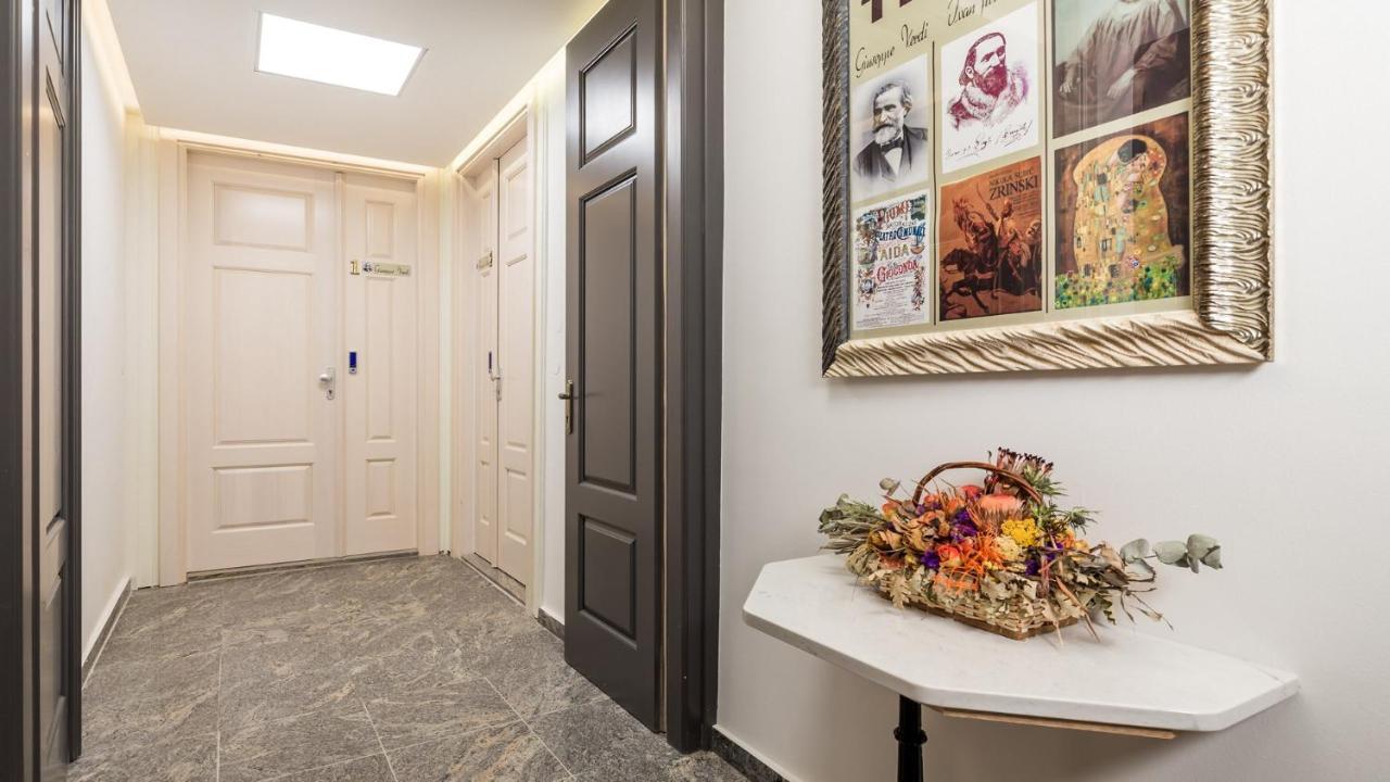 Apartments Art Teatro ริเยกา ภายนอก รูปภาพ